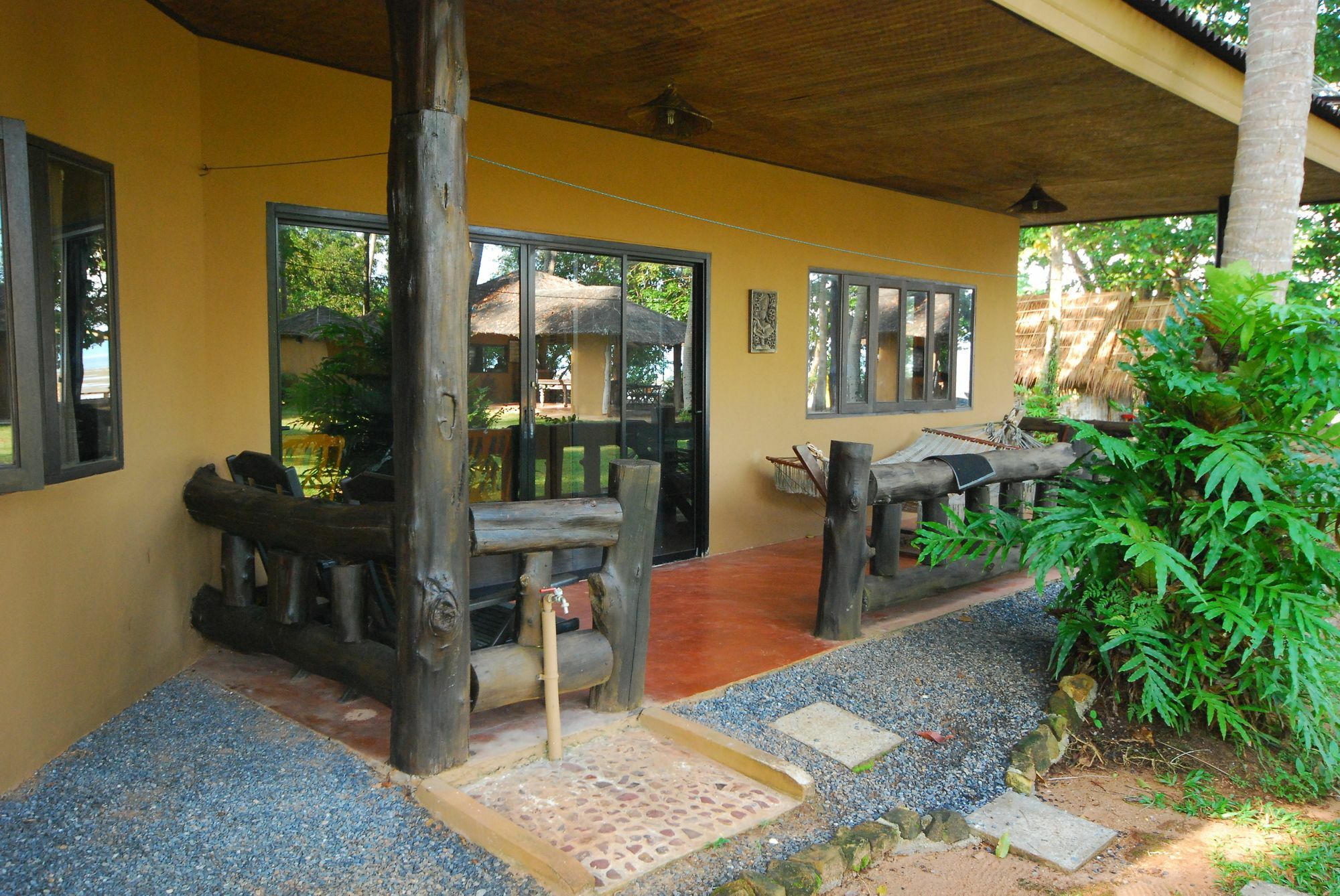 Melina Beach Front Bungalows Tha Lane Bay Exterior foto